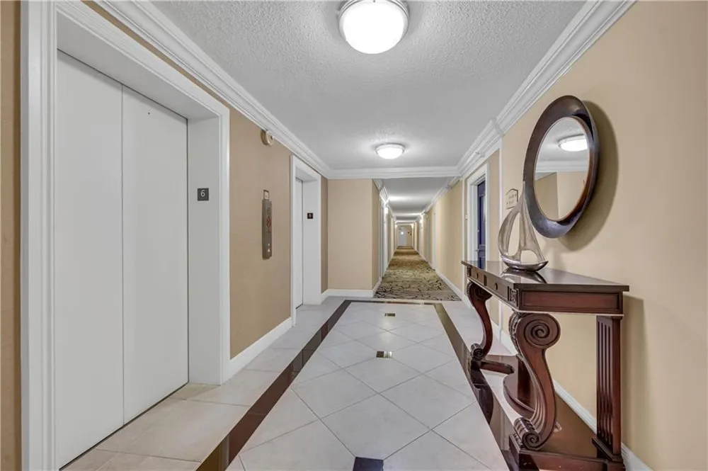 1900 S OCEAN BOULEVARD #6J Lauderdale By The Sea, FL 33062