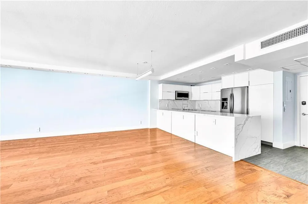 1900 S OCEAN BOULEVARD #6J Lauderdale By The Sea, FL 33062