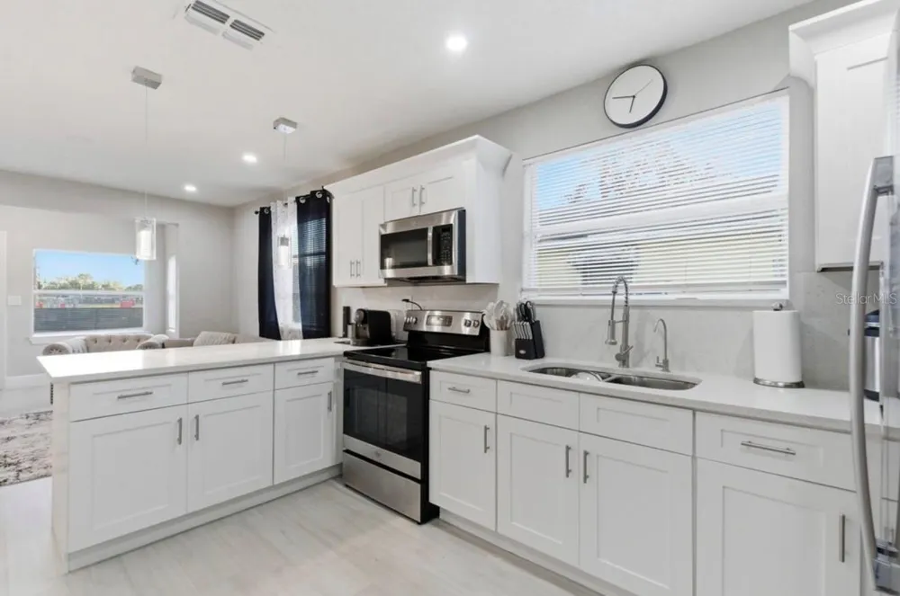 2717 W CHERRY STREET Tampa, FL 33607