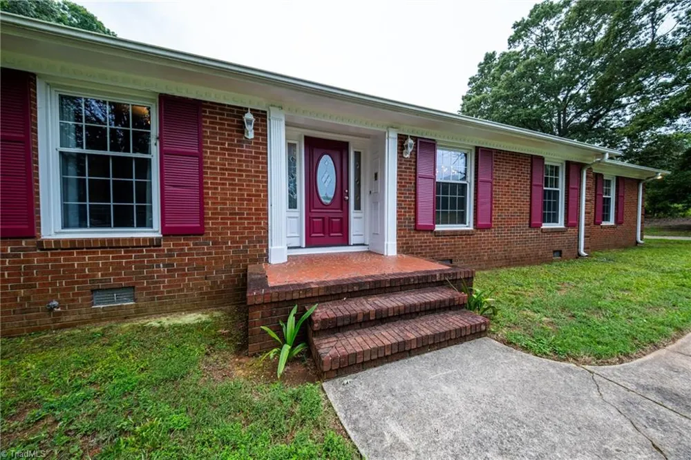 5108 Hicone Road McLeansville, NC 27301