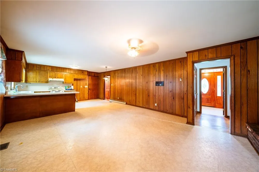 5108 Hicone Road McLeansville, NC 27301