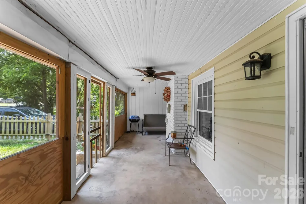 40 Sycamore Circle Hendersonville, NC 28791