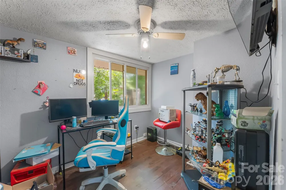 40 Sycamore Circle Hendersonville, NC 28791