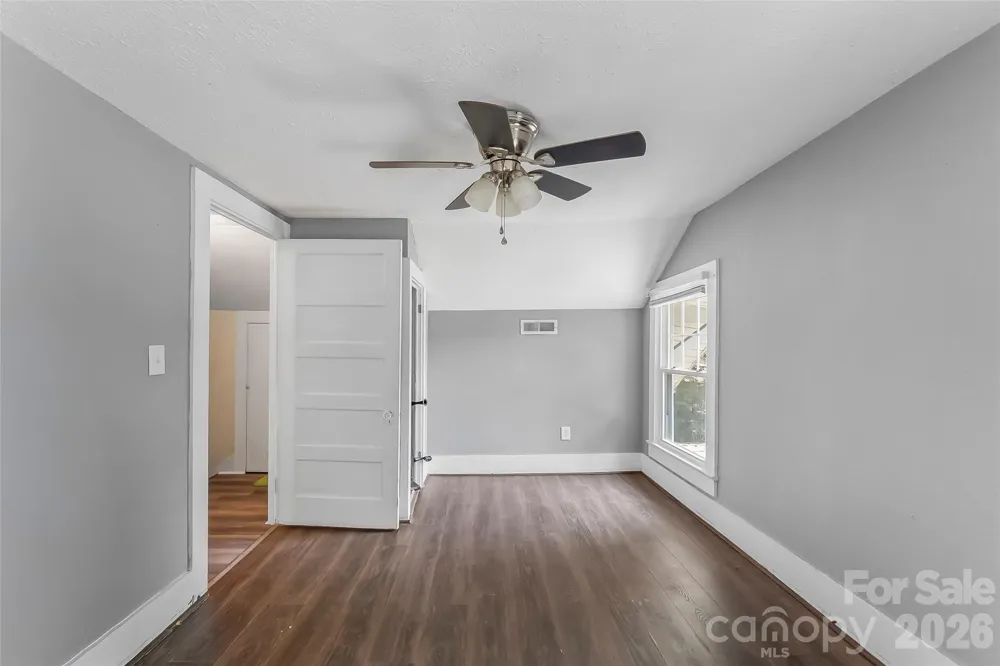 40 Sycamore Circle Hendersonville, NC 28791
