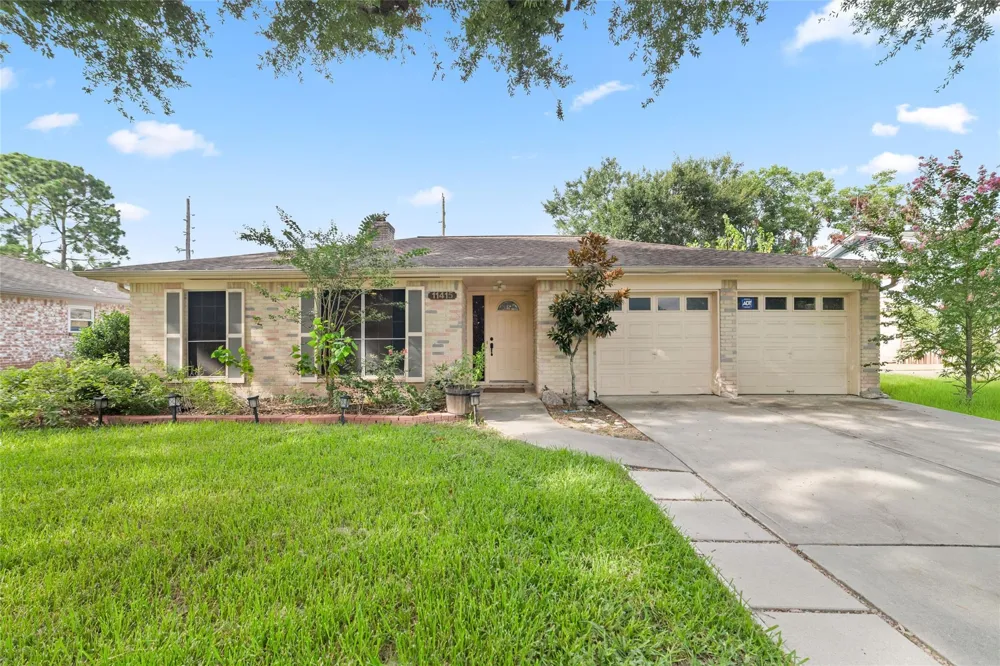 11415 Brook Meadows Lane Stafford, TX 77477