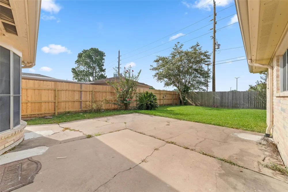 11415 Brook Meadows Lane Stafford, TX 77477