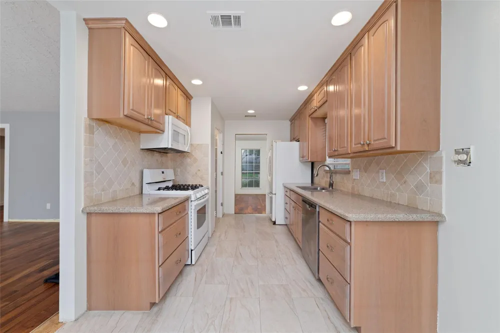 11415 Brook Meadows Lane Stafford, TX 77477
