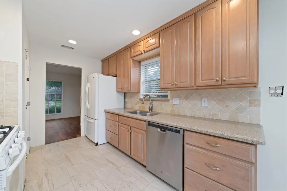 11415 Brook Meadows Lane Stafford, TX 77477