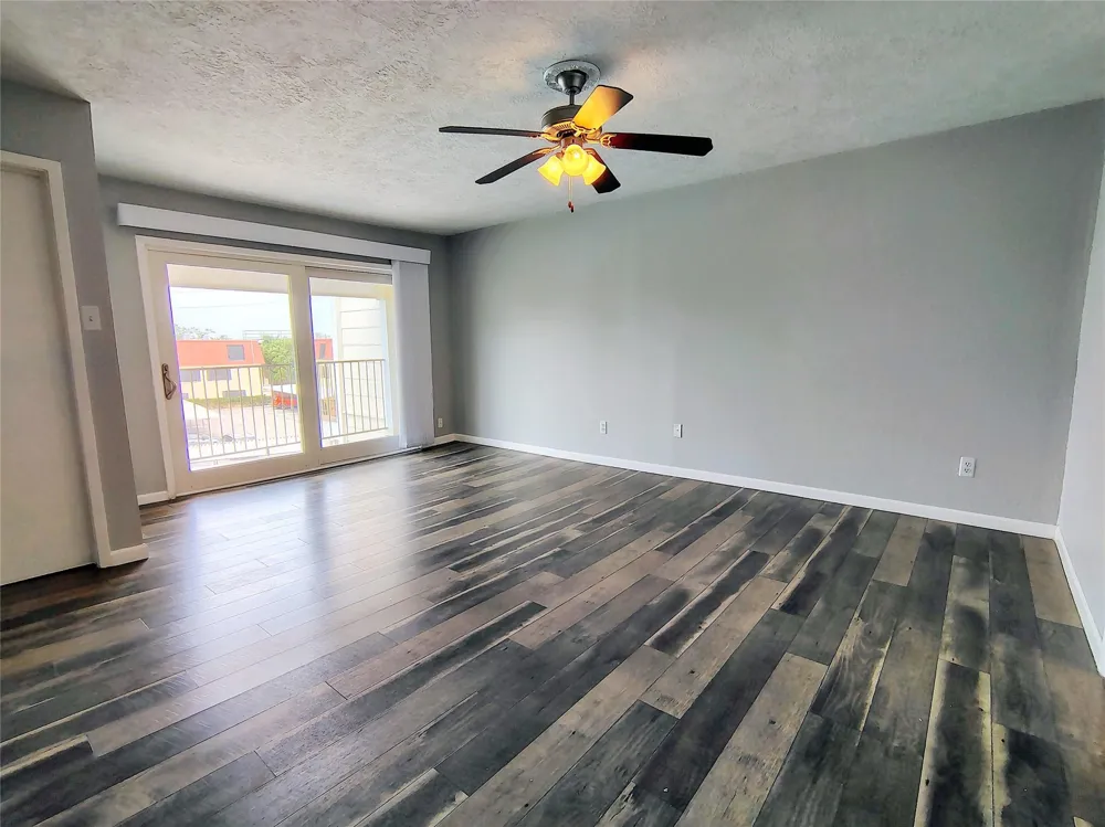 205 Yacht Club Lane #205 Seabrook, TX 77586