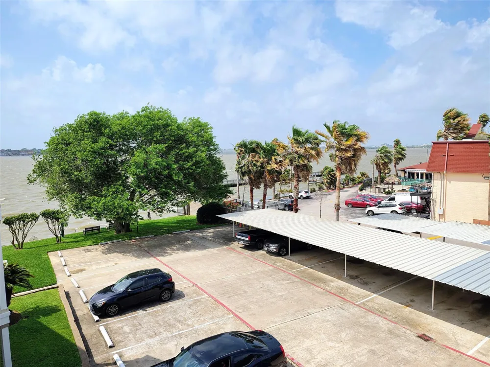 205 Yacht Club Lane #205 Seabrook, TX 77586