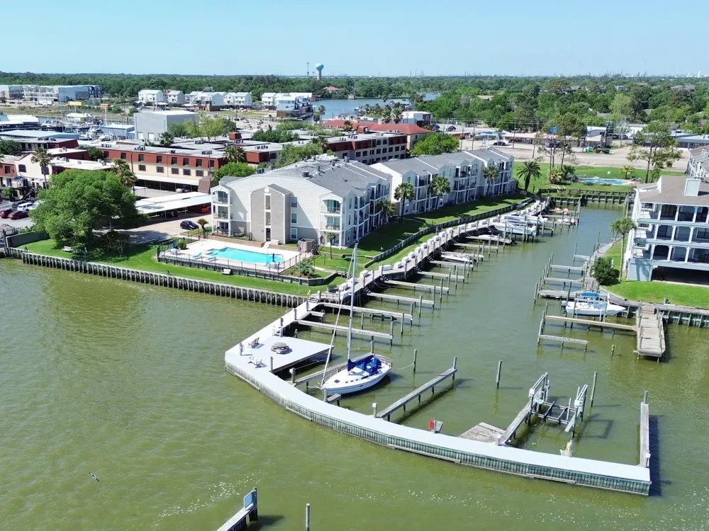205 Yacht Club Lane #205 Seabrook, TX 77586