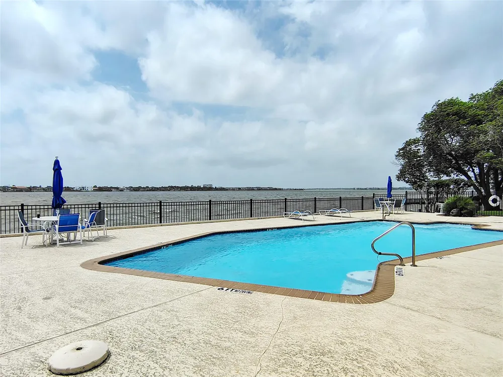 205 Yacht Club Lane #205 Seabrook, TX 77586