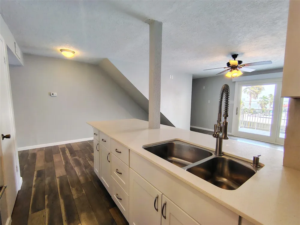 205 Yacht Club Lane #205 Seabrook, TX 77586