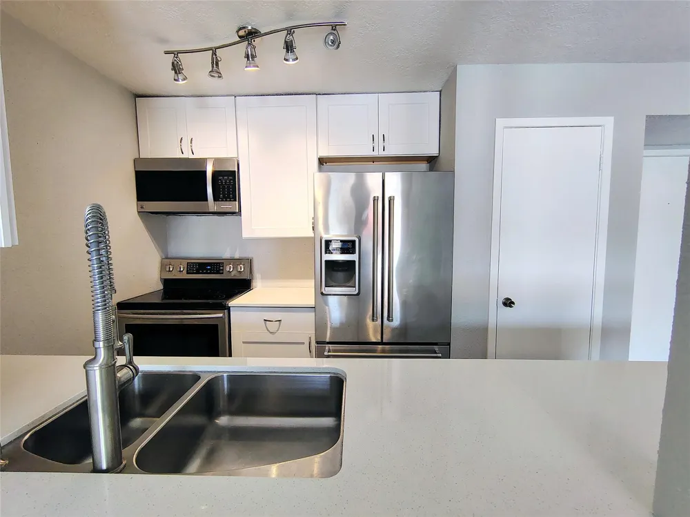 205 Yacht Club Lane #205 Seabrook, TX 77586