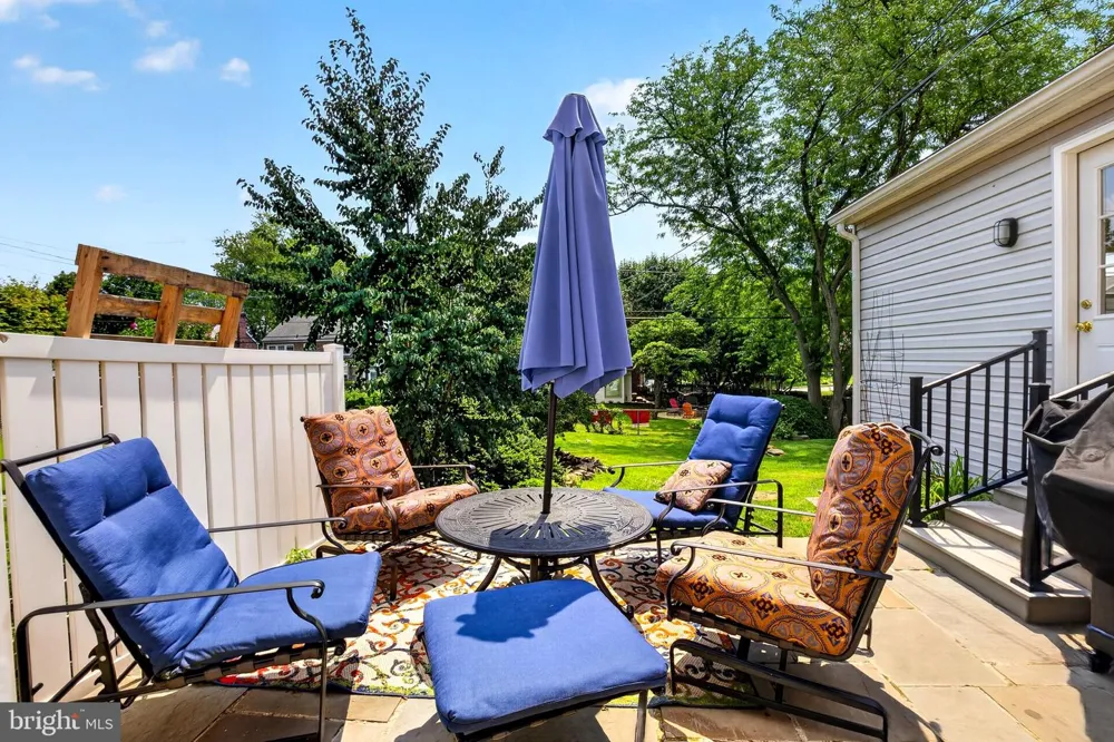 19 HARMIL ROAD Broomall, PA 19008