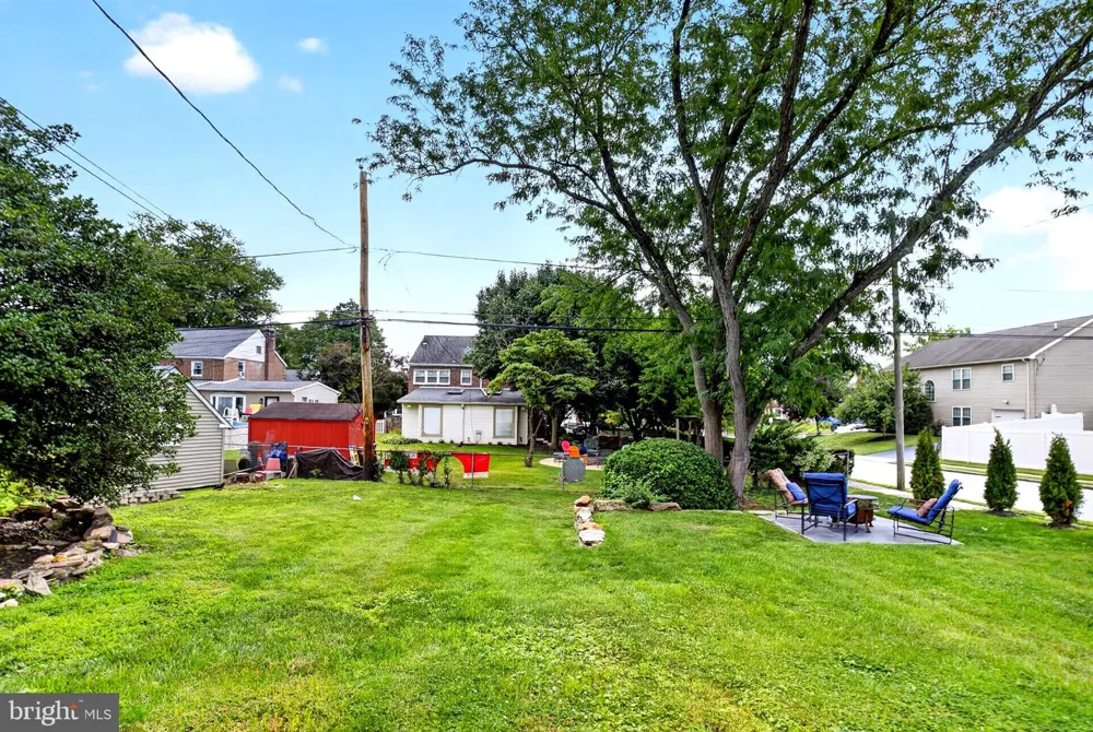 19 HARMIL ROAD Broomall, PA 19008