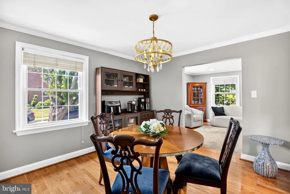 19 HARMIL ROAD Broomall, PA 19008