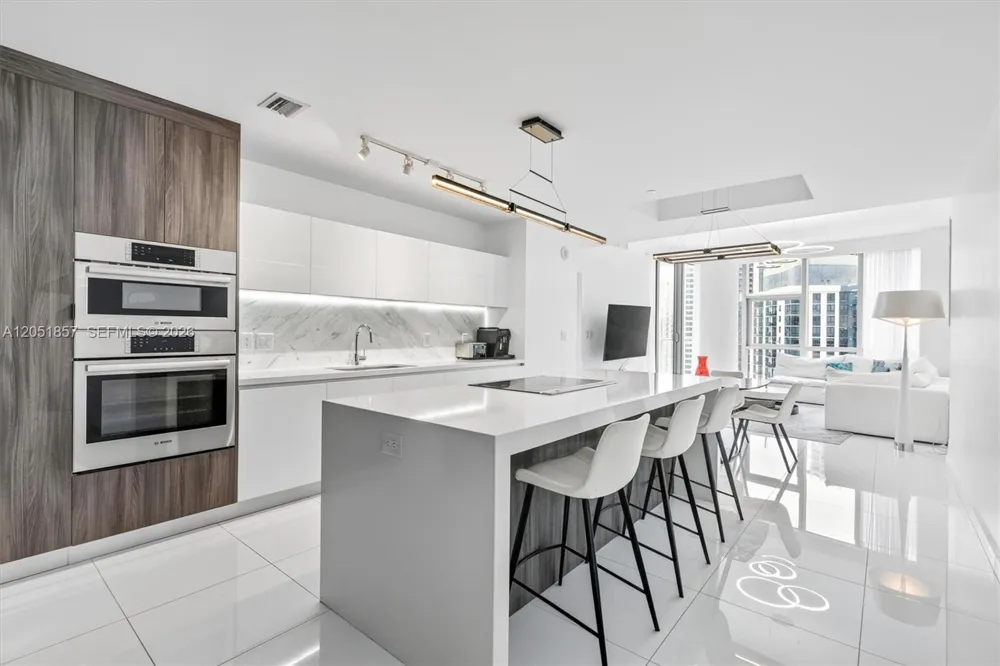 851 NE 1st Ave #3611 Miami, FL 33132