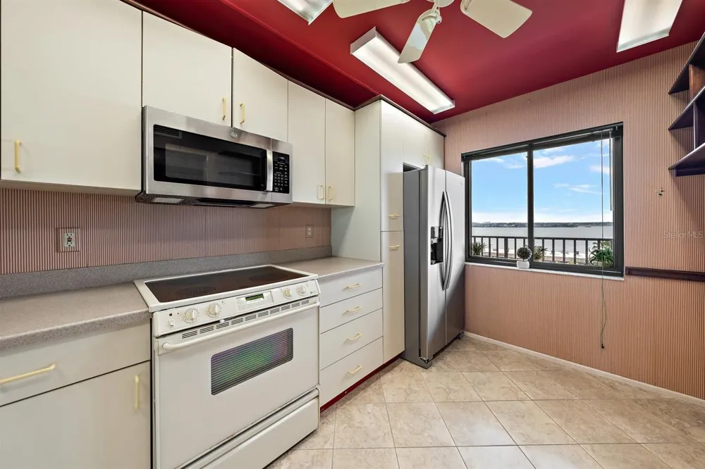 1250 GULF BOULEVARD #706 Clearwater Beach, FL 33767