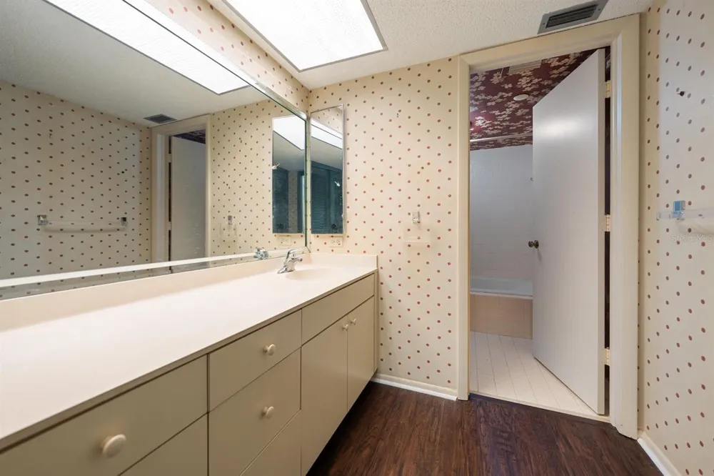 1250 GULF BOULEVARD #706 Clearwater Beach, FL 33767