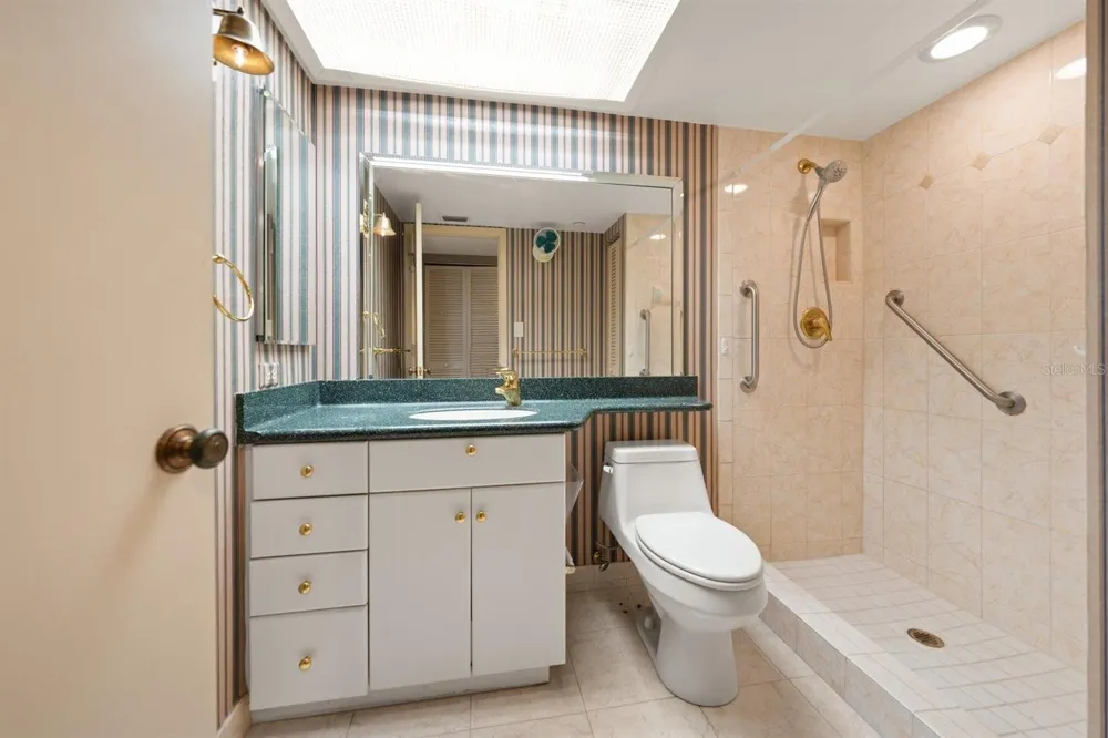 1250 GULF BOULEVARD #706 Clearwater Beach, FL 33767