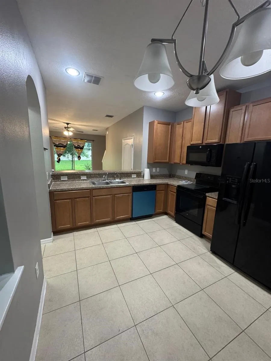 2121 BROADWAY VIEW AVENUE Brandon, FL 33510