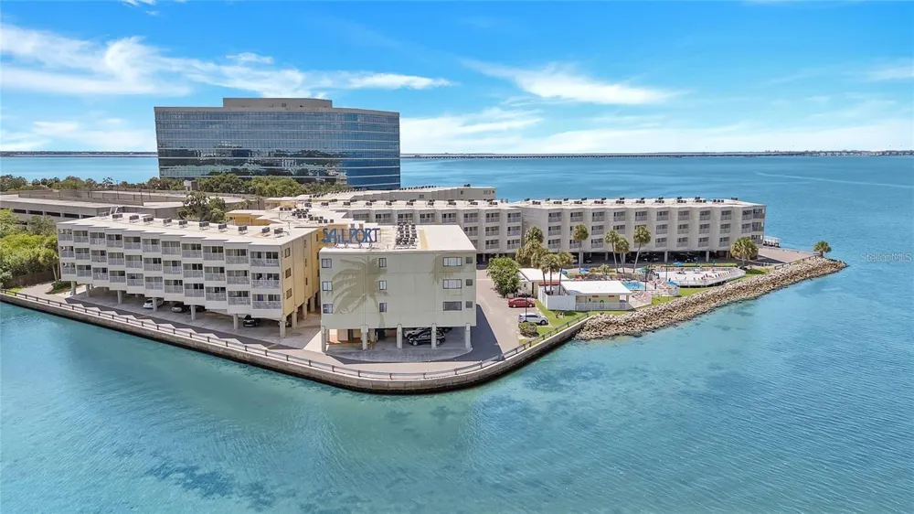 2506 ROCKY POINT DRIVE #454 Tampa, FL 33607