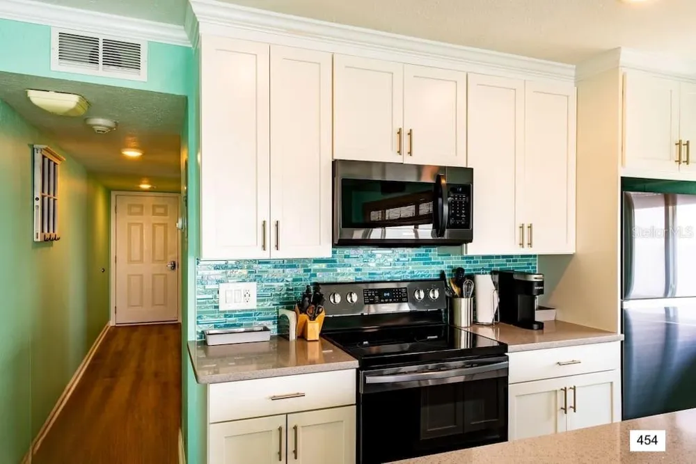 2506 ROCKY POINT DRIVE #454 Tampa, FL 33607
