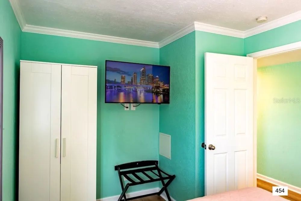 2506 ROCKY POINT DRIVE #454 Tampa, FL 33607