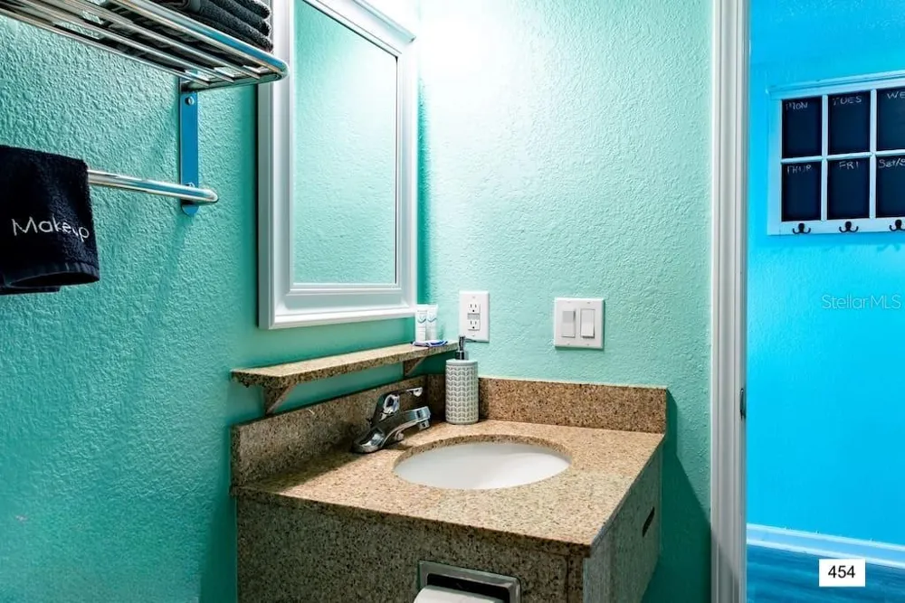 2506 ROCKY POINT DRIVE #454 Tampa, FL 33607