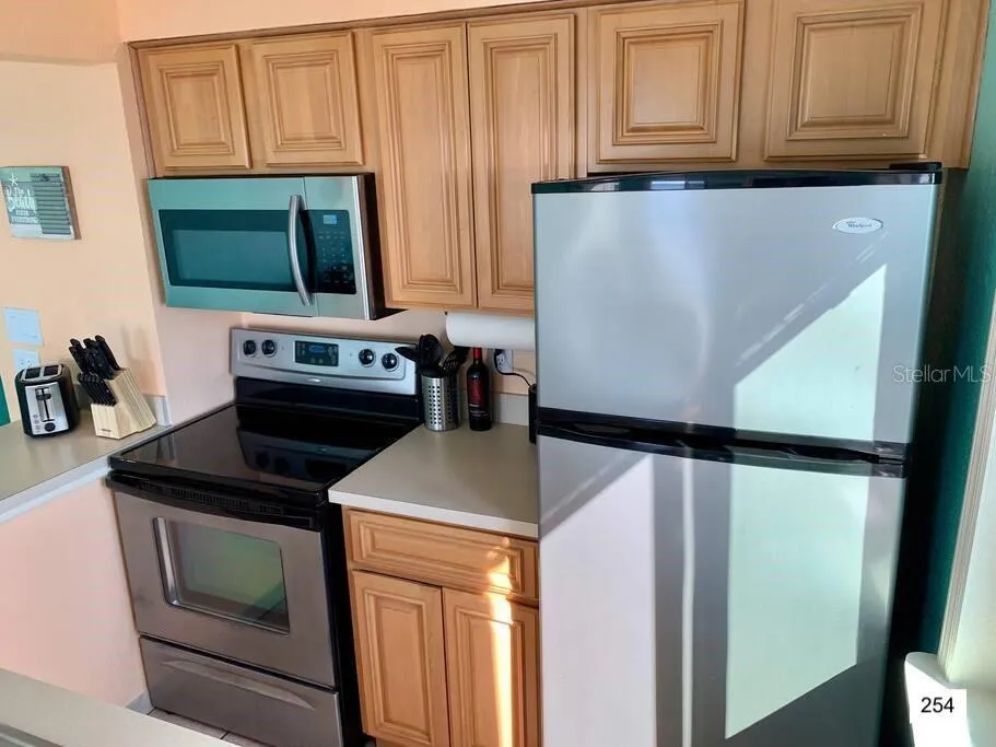 2506 ROCKY POINT DRIVE #254 Tampa, FL 33607