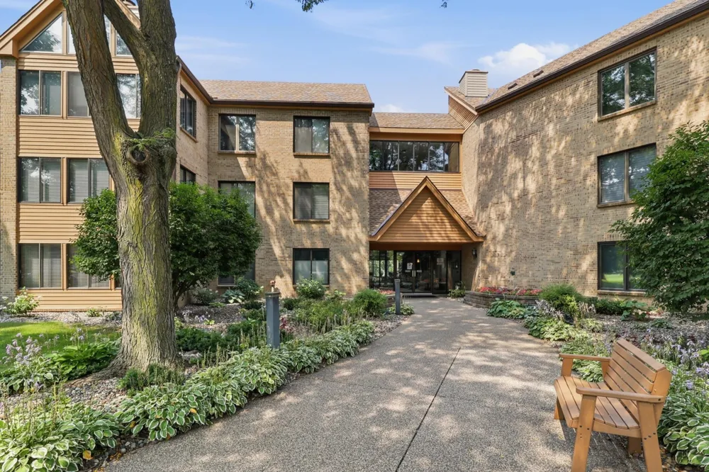 6100 Auto Club Road #305 Bloomington, MN 55438