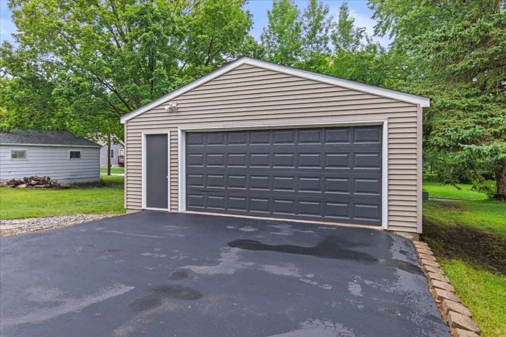 725 4th Avenue SW Hutchinson, MN 55350