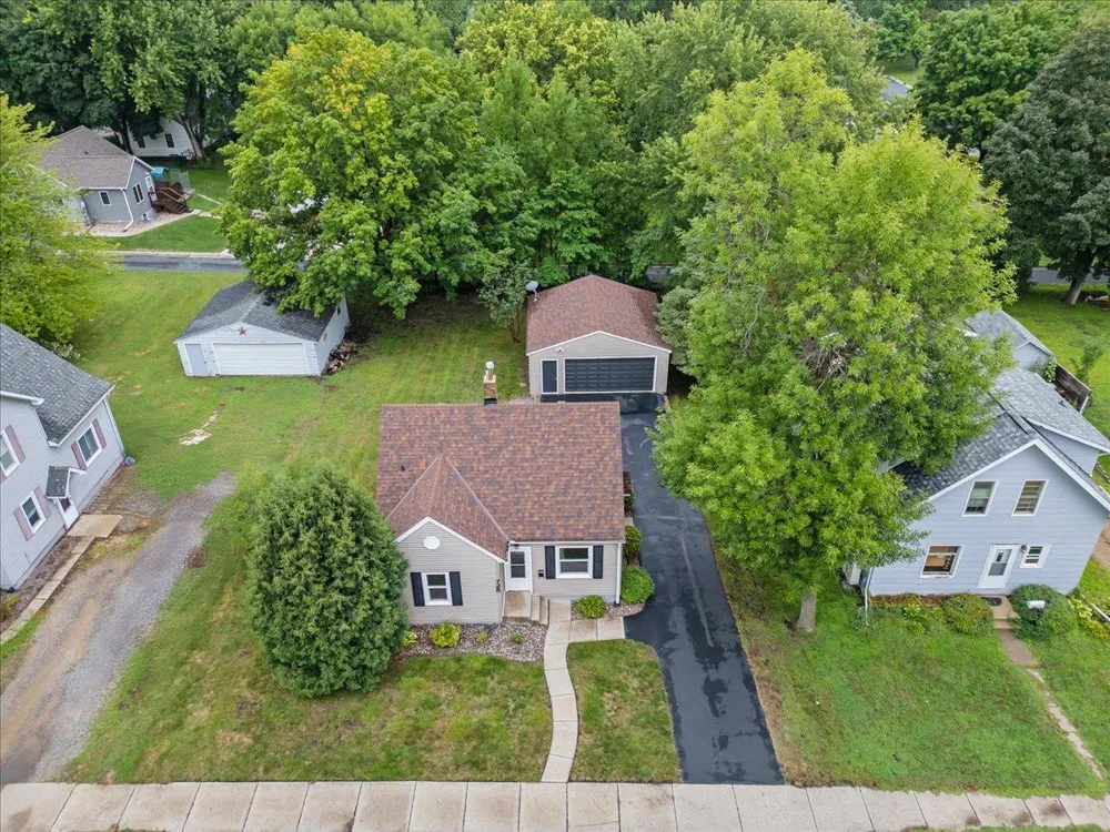 725 4th Avenue SW Hutchinson, MN 55350