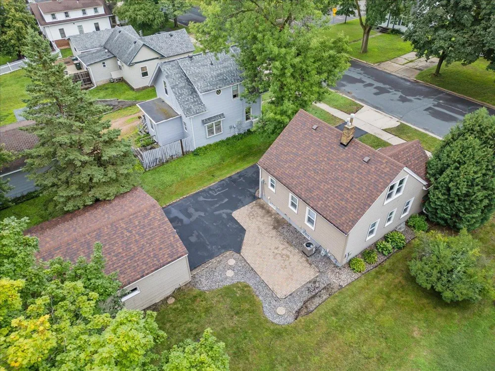 725 4th Avenue SW Hutchinson, MN 55350