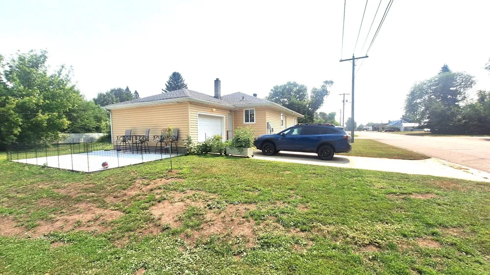 1201 Mountain Avenue Walhalla, ND 58282