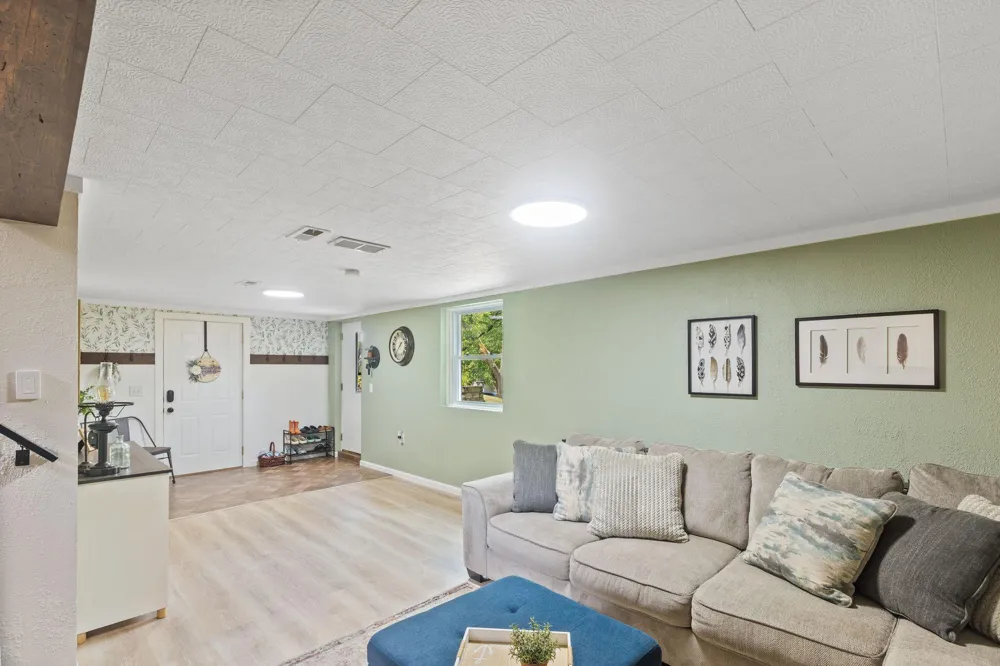 1716 County Road C E Maplewood, MN 55109