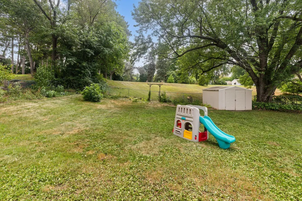 1716 County Road C E Maplewood, MN 55109