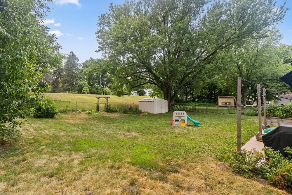 1716 County Road C E Maplewood, MN 55109