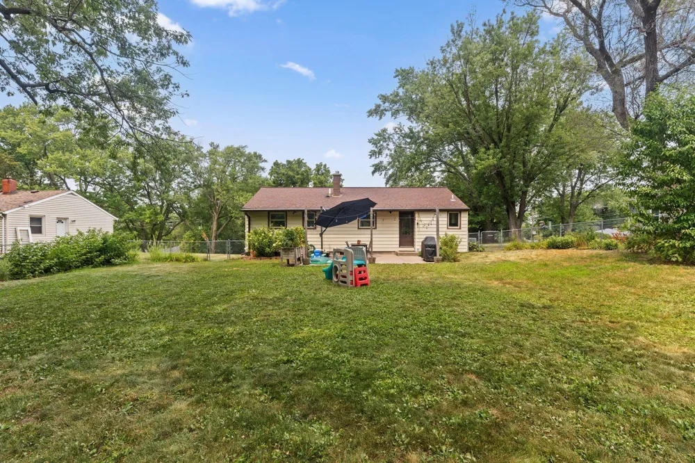 1716 County Road C E Maplewood, MN 55109