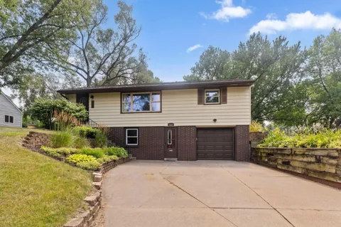 1716 County Road C E