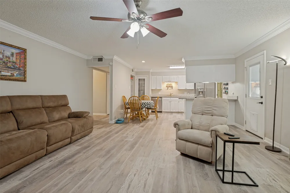 3217 Meadow Wood Lane Bedford, TX 76021