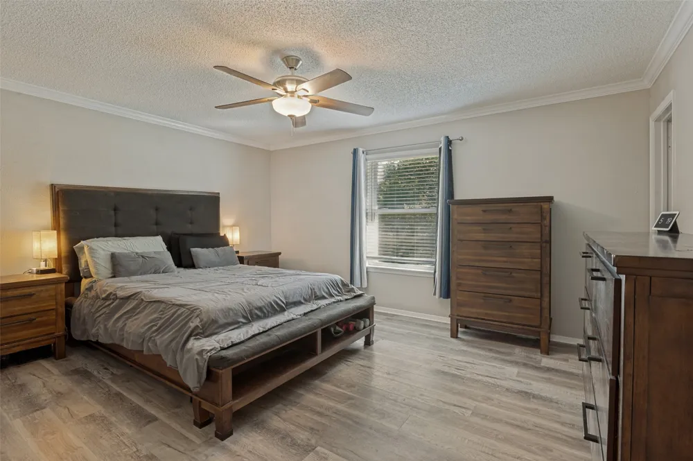 3217 Meadow Wood Lane Bedford, TX 76021