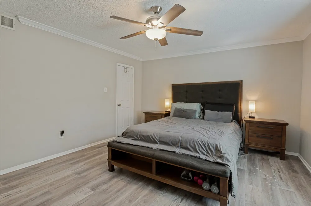 3217 Meadow Wood Lane Bedford, TX 76021