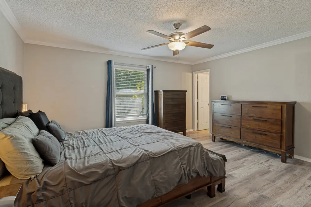 3217 Meadow Wood Lane Bedford, TX 76021