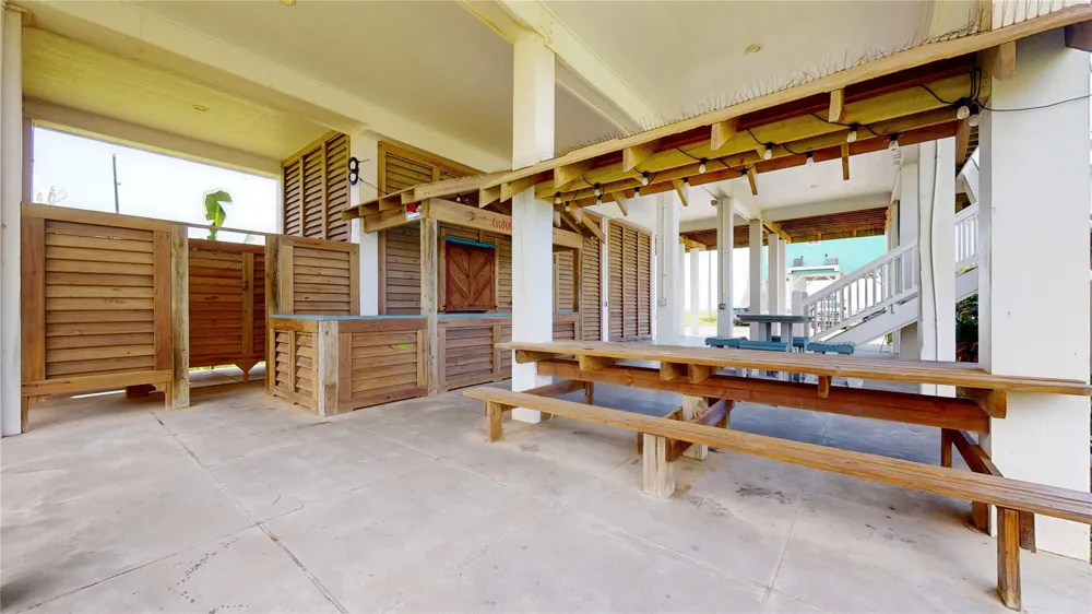 2809 Tradewind Lane Crystal Beach, TX 77650