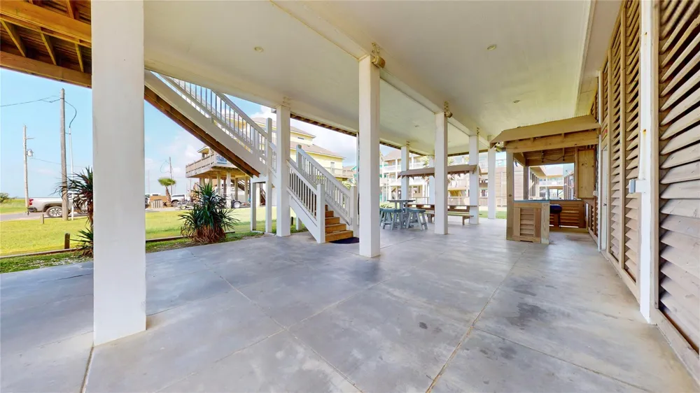 2809 Tradewind Lane Crystal Beach, TX 77650