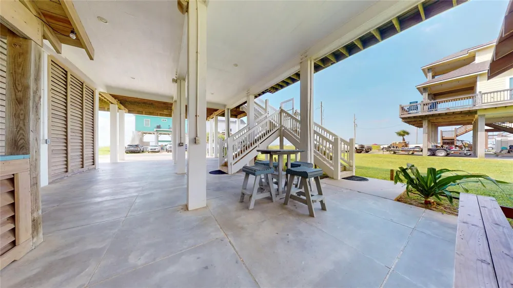 2809 Tradewind Lane Crystal Beach, TX 77650