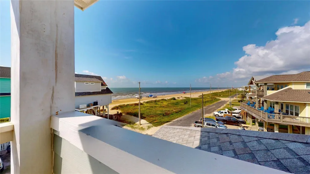 2809 Tradewind Lane Crystal Beach, TX 77650