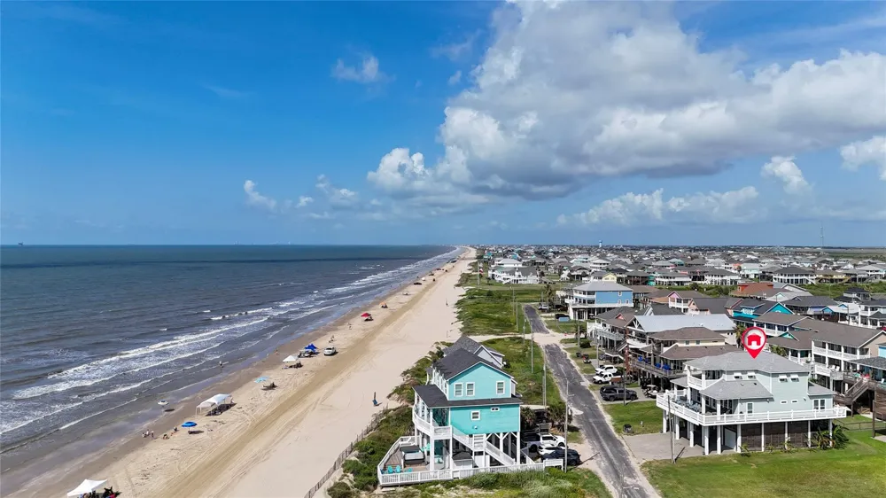 2809 Tradewind Lane Crystal Beach, TX 77650